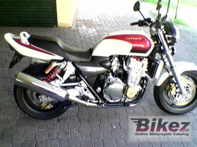 2002 Honda CB 1300 Super Four photo